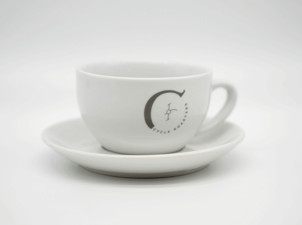 MILCHKAFFEE TASSE + UNTERTASSE