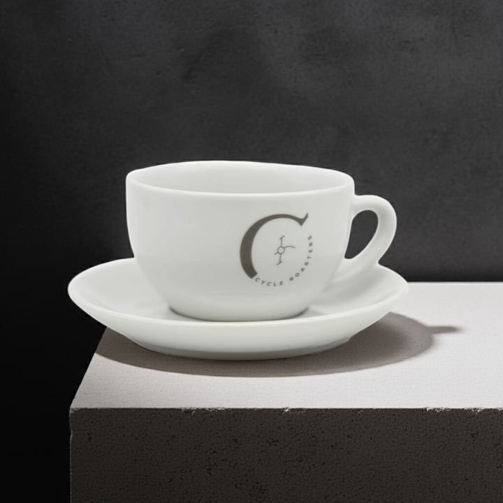 MILCHKAFFEE TASSE + UNTERTASSE